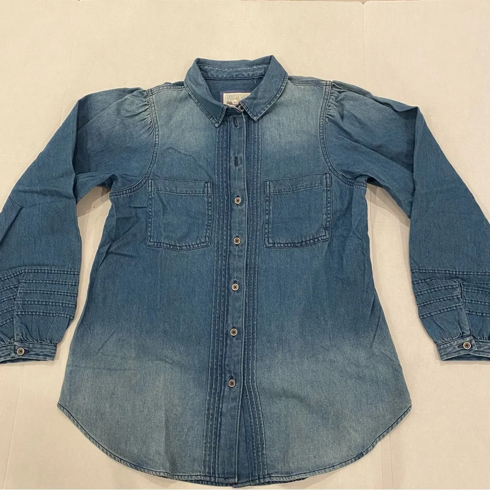 American Eagle Outfitters NWT chambray denim blouse button up pleats size S